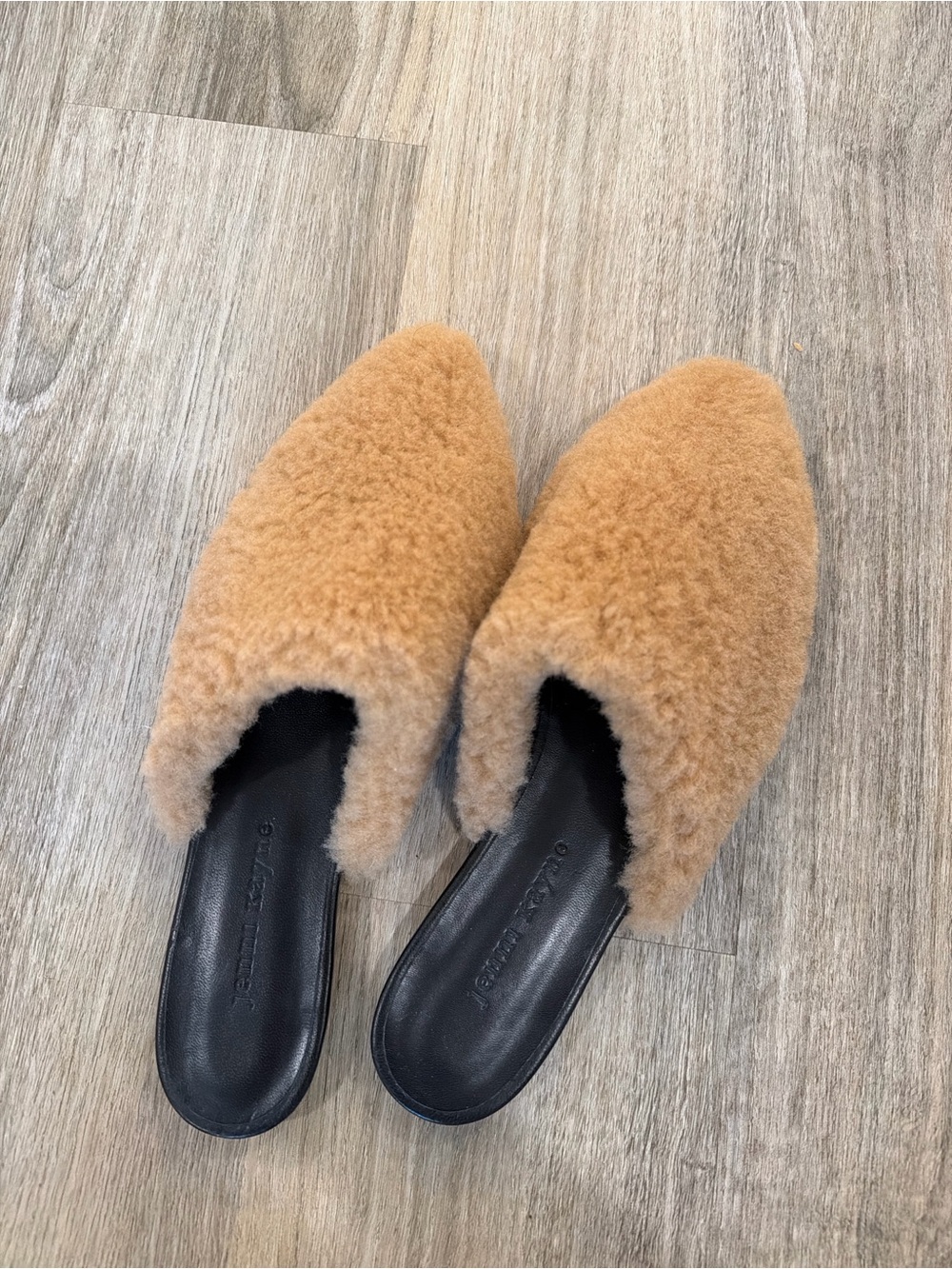 Brand new Jenni Kayne Cozy Faux-Shearling Mule Slippers - Camel size 38